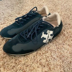 Tory Burch Sneaker (Size 8.5)